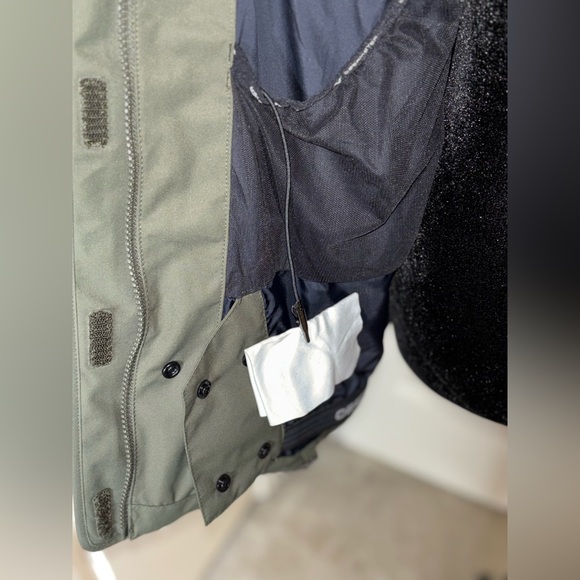 Obermeyer Tuscany II Jacket Women's Winter Jacket, Black, W12 - Picture 7 of 16